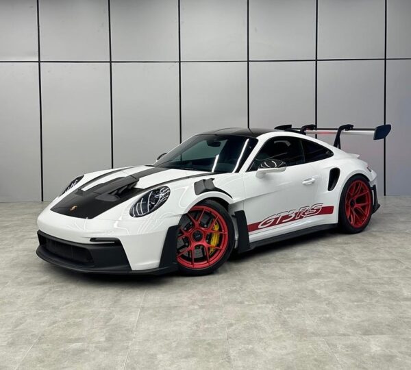 Porsche GT3 RS Weissach